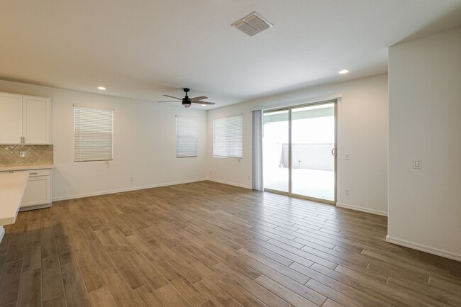Building Photo - 1/2 Month Free Modern 4-Bedroom New Build in Avondale with Spacious Layout, Walk-In Closets & Res...