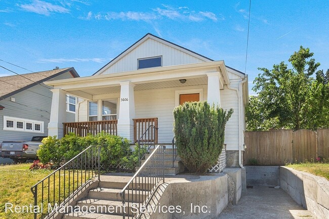 Building Photo - 2 br, 1 bath House - 3606 N Farragut St.