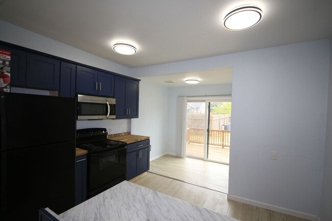 Building Photo - 3292