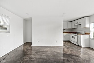 Building Photo - 7303 Market St