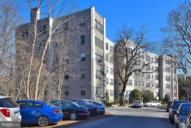 Building Photo - 2737 Devonshire Pl NW