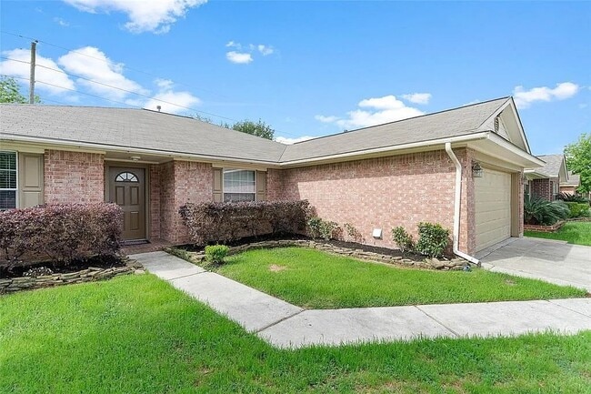 Building Photo - 7811 Fall Glen Dr