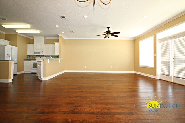 Building Photo - Stunning Top Floor Waterfront Condo, Avail...