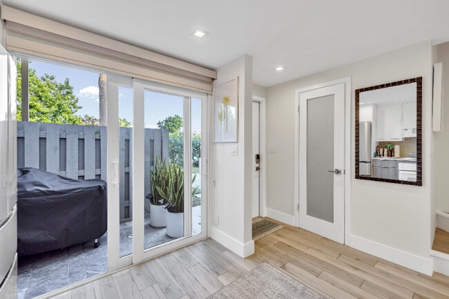 Foto del edificio - 1991 NE 15th Ave