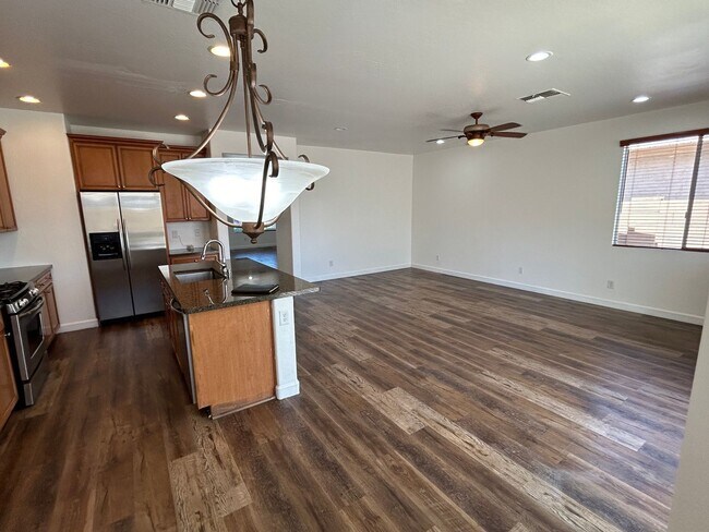 Foto del edificio - 7325 W Ellis St