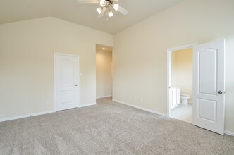 Building Photo - 3434 Riverside Glen Ln