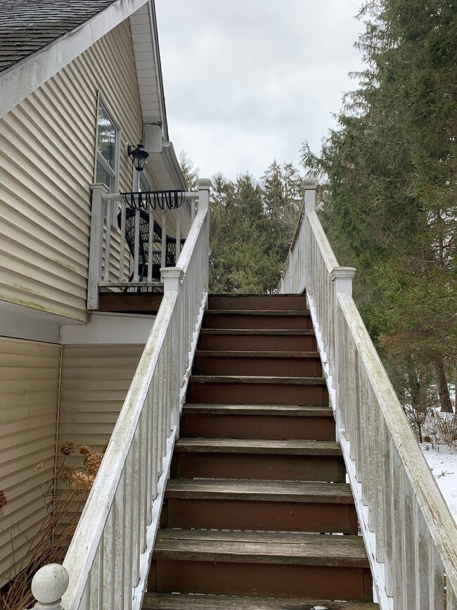 Building Photo - 266 Mahopac Ave