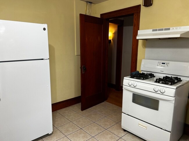 Building Photo - 24 Lawncrest Rd