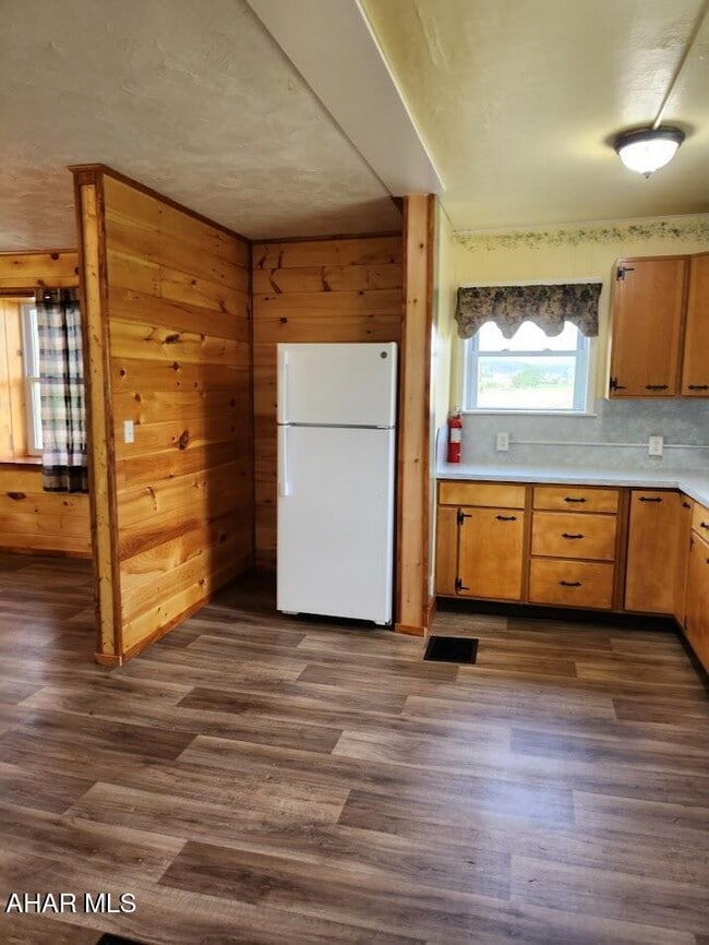 Building Photo - 470 Golden Rule Dr
