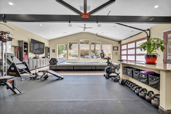 Foto del edificio - 6015 Stillmeadow Dr