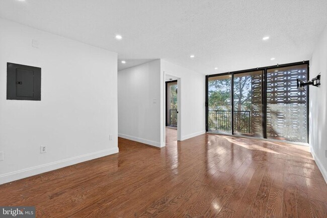 Building Photo - 16 S Van Dorn St