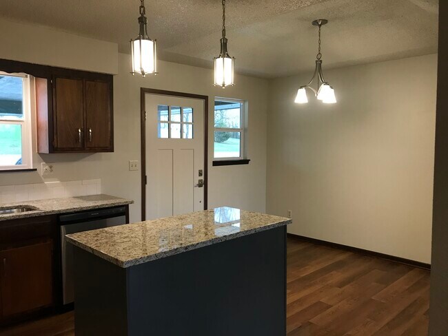 Building Photo - 108 Harper Dr