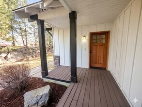 Building Photo - 1399 NW Fort Clatsop St