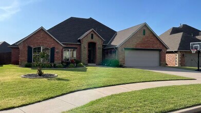 Building Photo - 15512 Maple Ridge Ln