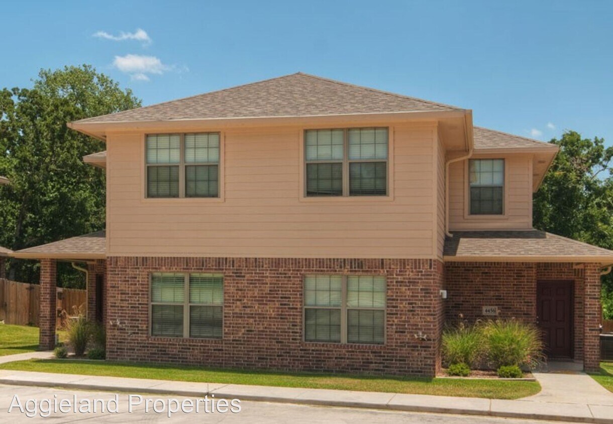 Primary Photo - 3 br, 3 bath House - 4456 Reveille Rd