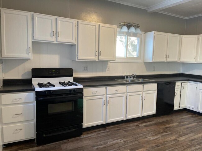 Foto del edificio - 1411 Stephenson Ave