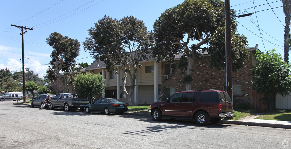 Building Photo - 4550 Huddart Ave
