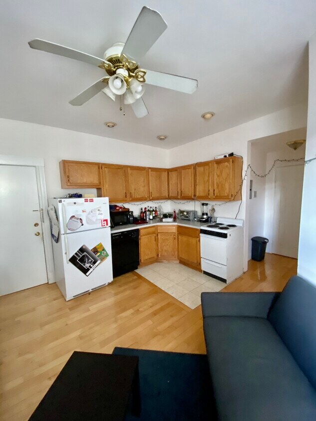 Primary Photo - 71 Symphony Rd