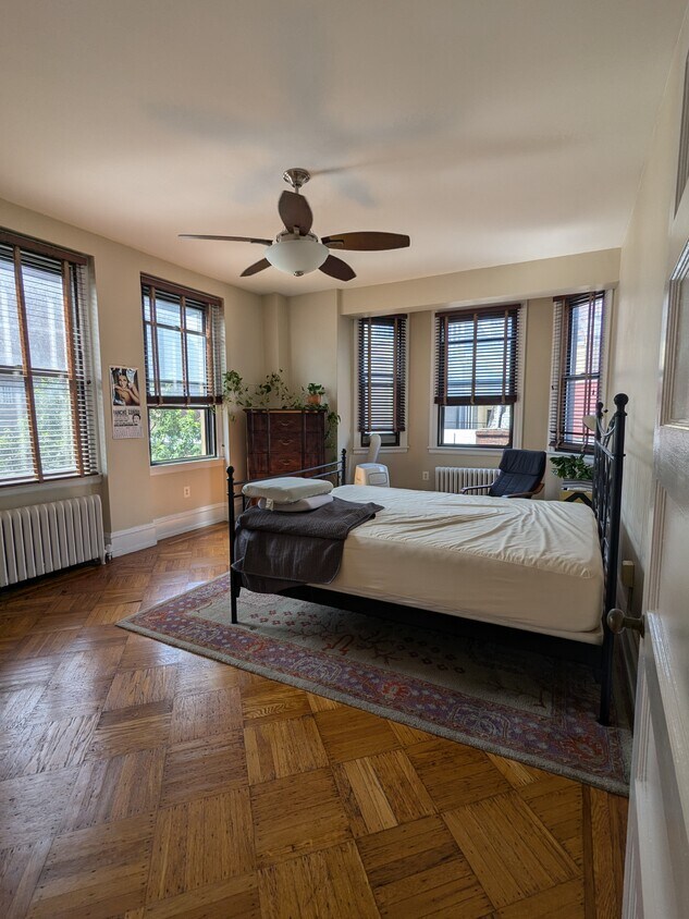 Foto principal - 250 S 13th St