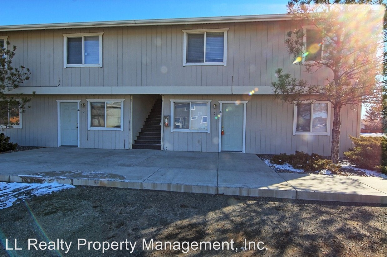 1260 W Newlands Dr, Fernley, NV 89408 Room for Rent in Fernley, NV