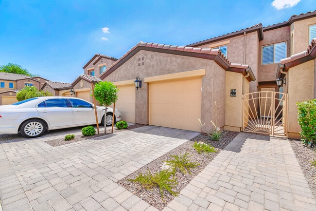 Photo - 250 W Queen Creek Rd Apartment