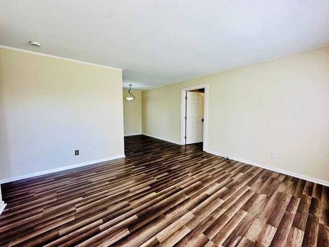 Building Photo - Updated 4BR/2BA ranch in LaGrange now avai...