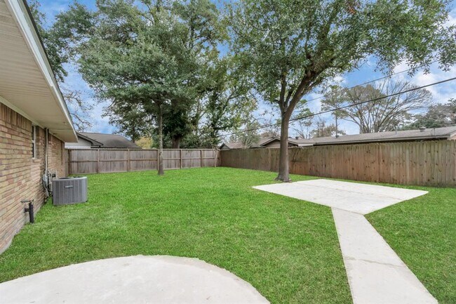 Building Photo - 9511 Bundy Ln