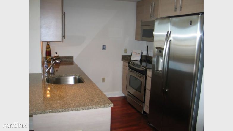 Primary Photo - 300 1st Ave