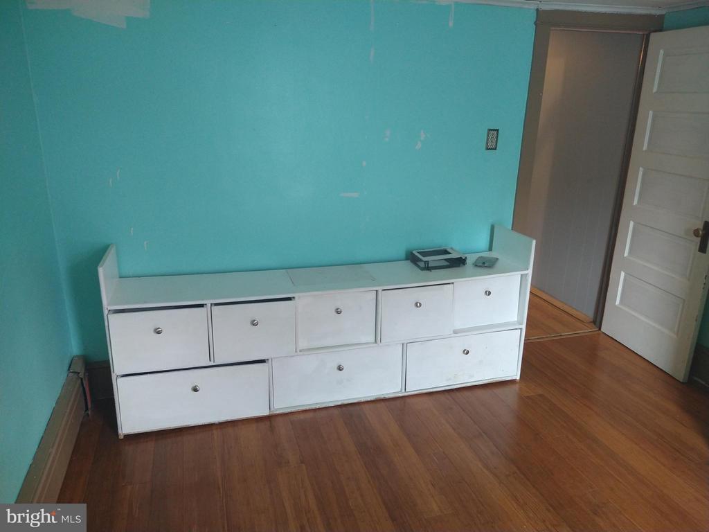 Foto principal - 634 E 4th St