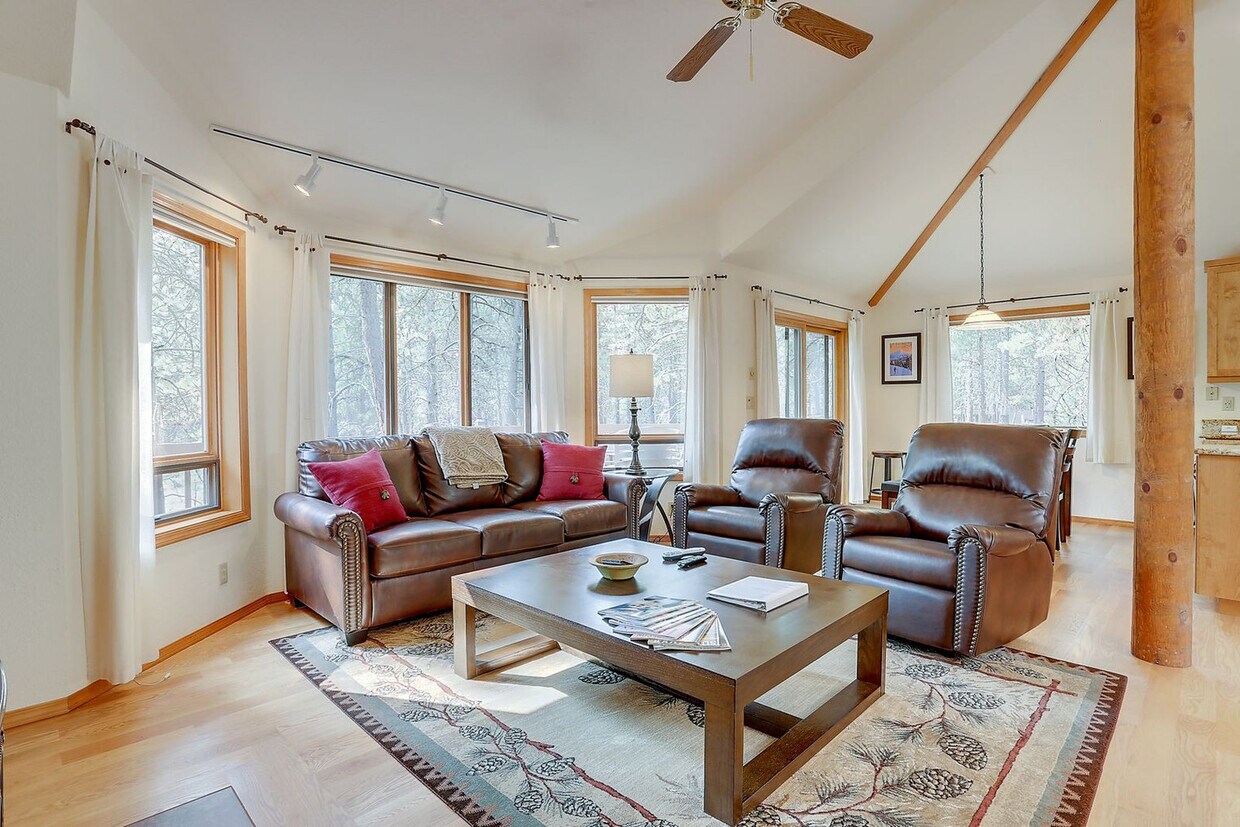 Foto principal - 7 Cedar Ln