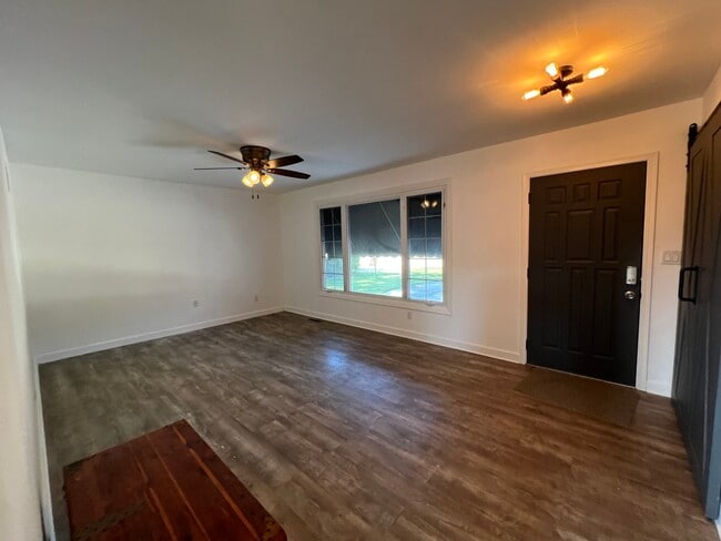 Building Photo - 505 S Rathje Rd