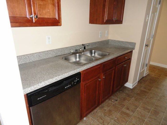 Building Photo - 2188 Olmadison View