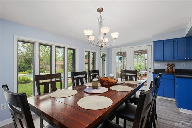 Building Photo - 22 W Esperanza Ave