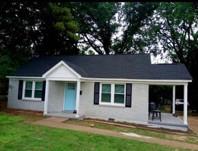Building Photo - 2067 Blakewood Pl