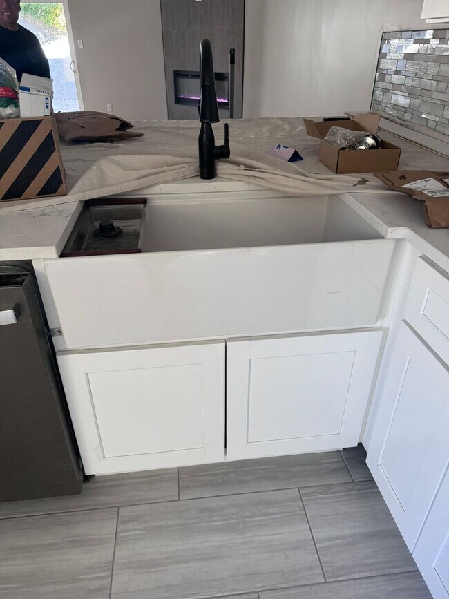 Building Photo - Foothills Townhouse 2 Bedroom 2 Bath with ...