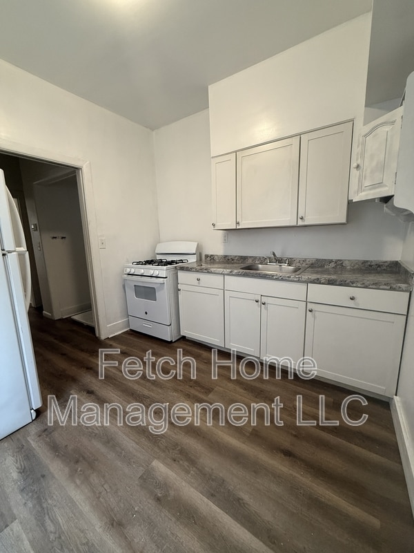 Building Photo - 610 S Pershing Ave