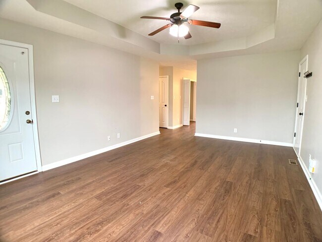 Foto del edificio - 685 Foxfield Dr