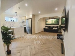 Building Photo - 6421 Sandin Crescent NW