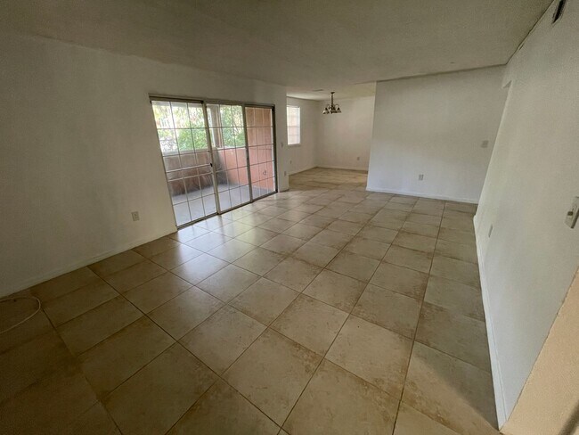 Foto del edificio - 2 Bedroom/2 Bathroom 1st Floor Condo at Cy...