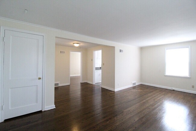 Foto del edificio - One Bedroom Duplex in North Kansas City