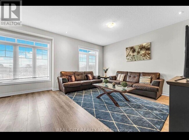 Photo du bâtiment - 121 Hibiscus Ln