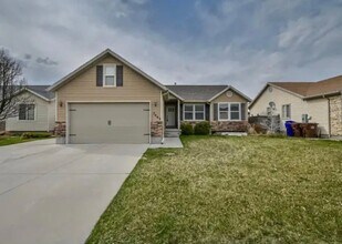 Building Photo - 7463 Red Pine Rd