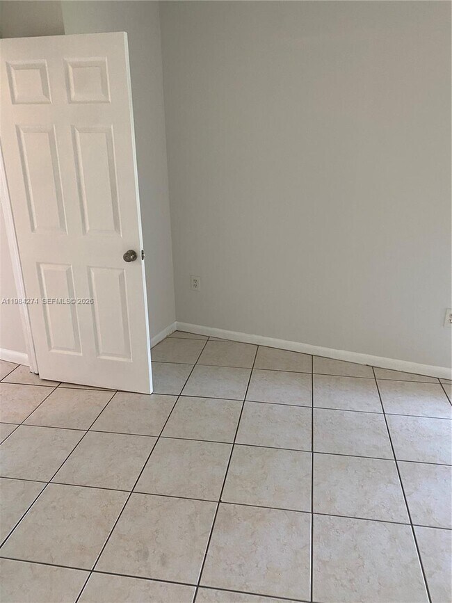 Foto del edificio - 7035 NW 186th St