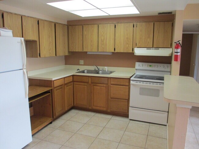 Building Photo - 800 N Fiske Blvd