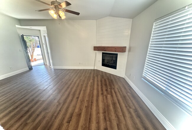 Building Photo - 410 Dunkirk Ct