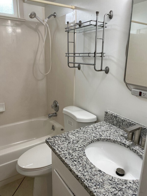 Building Photo - 1547 S 320 E