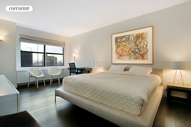 Building Photo - 112 W 56th St
