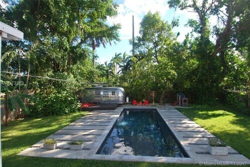 Foto del edificio - 140 NE 88th St