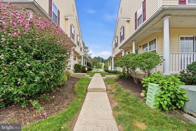 Foto del edificio - 221 Prairie Ct
