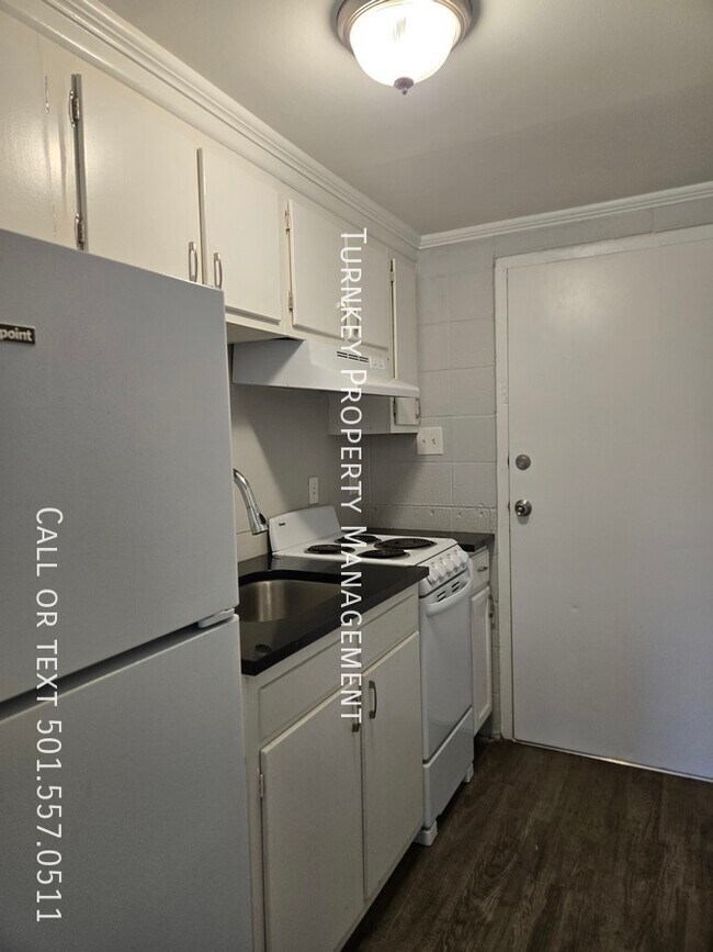 Building Photo - Discover Your New Home at 4700 Lynn Lane U...
